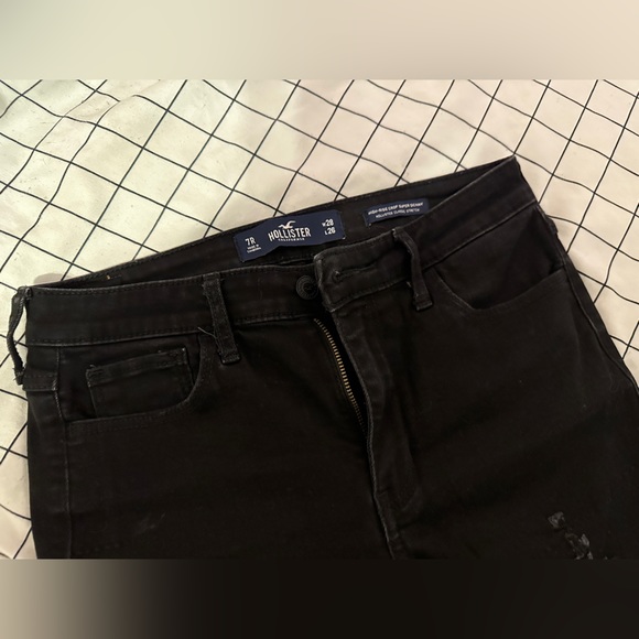 Hollister Ultra High Rise Super Skinny Distressed Black Jeans - Picture 2 of 4